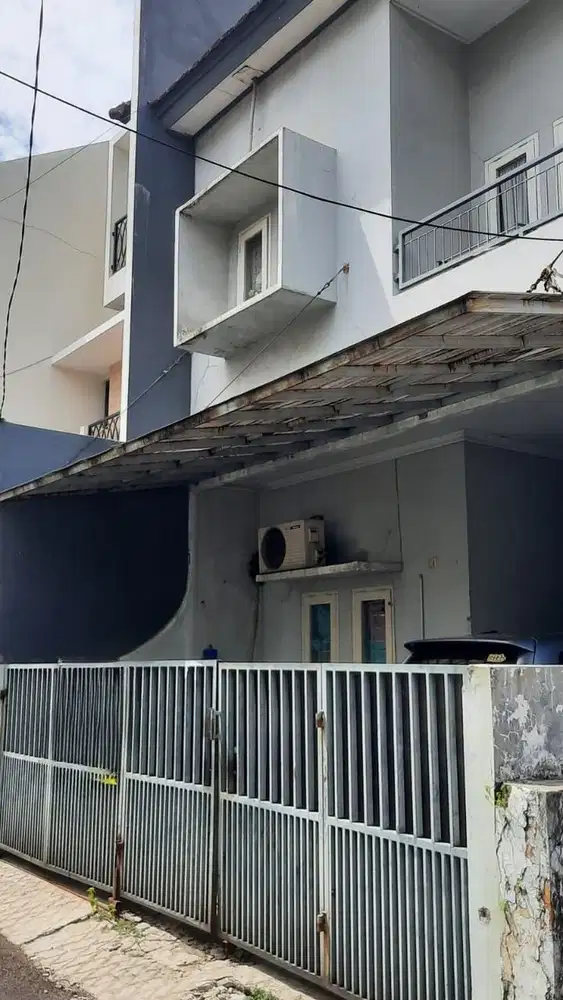 Rumah dilokasi strategis dekat area bisnis di Tebet.