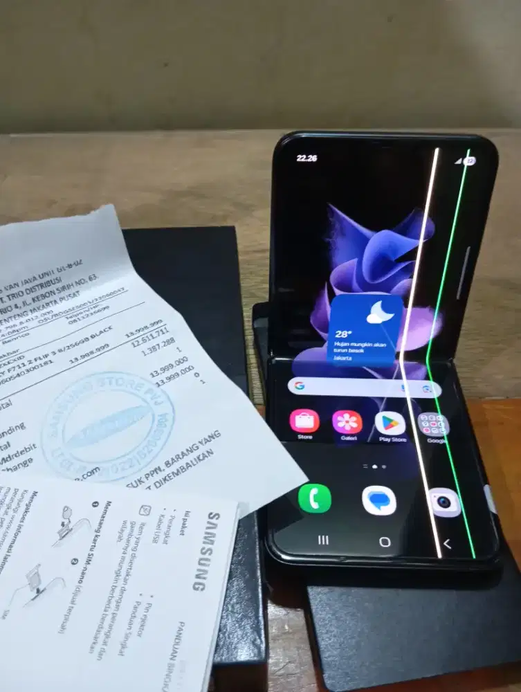 SAMSUNG GALAXY Z FLIP 3 5G RAM 8/256 GB ORIGINAL SEIN

RESMI SAMSUNG