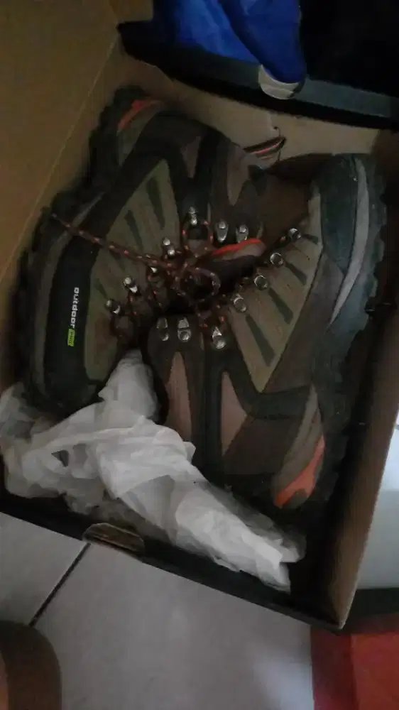 Outdoor pro ukuran 39 cwek ori sepatu gunung