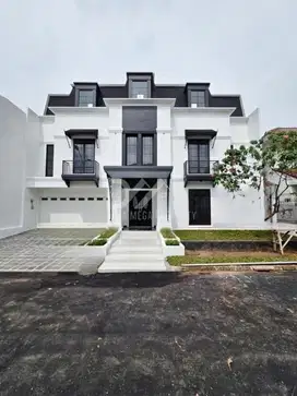 Dijual CEPAT Rumah Mewah Pool di Bintaro Sektor 9