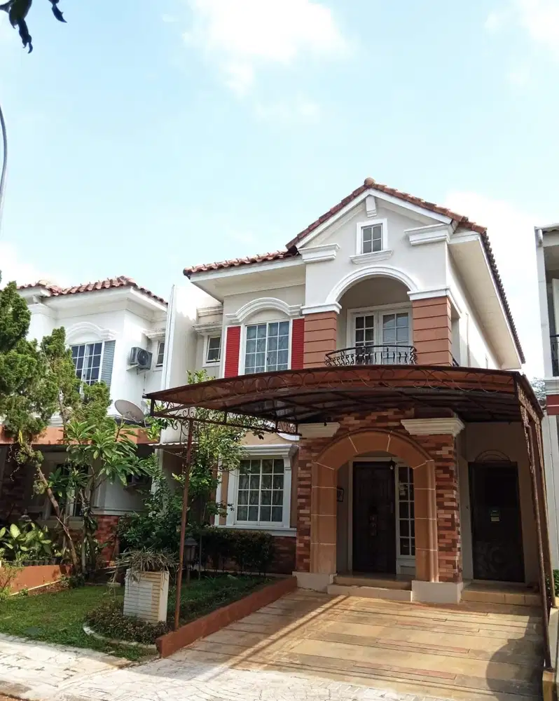 Rumah Rapi dua lantai The Green BSD Tangsel