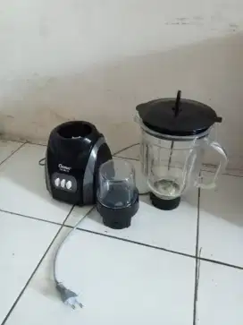 Blender Cosmos warna hitam