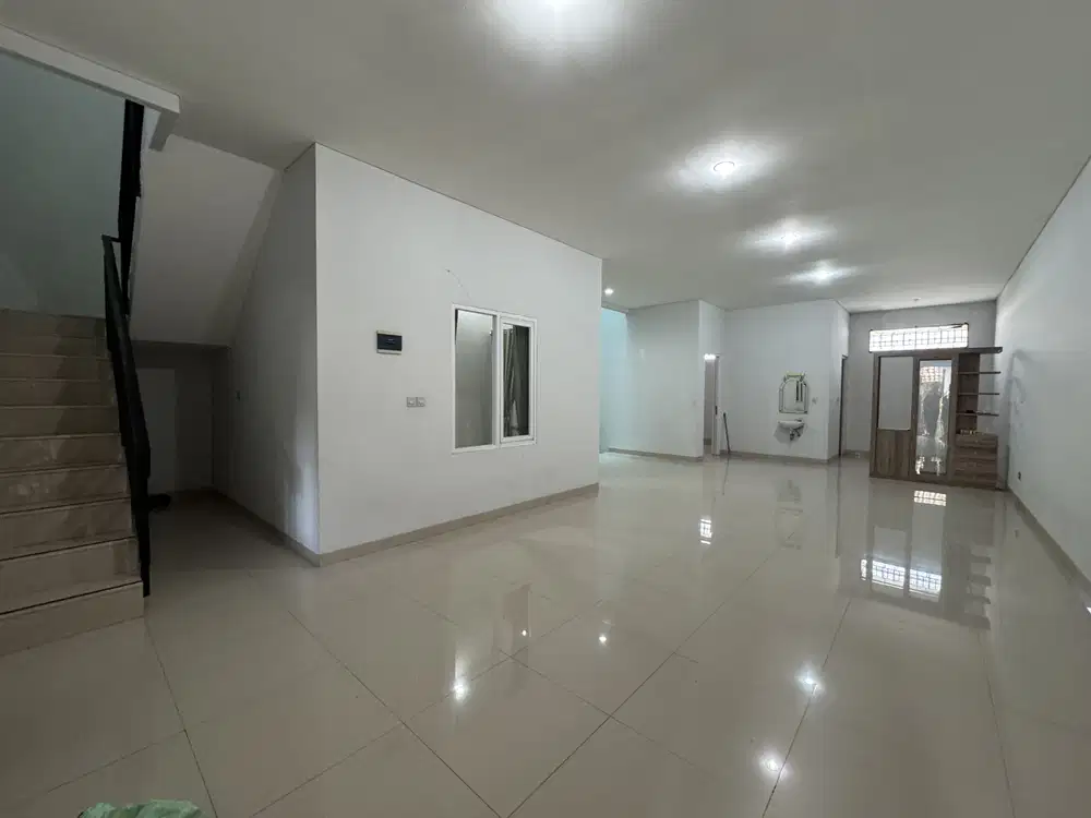 Disewakan Rumah Asri 2 Lantai di Sayap Riau, Bandung Kota