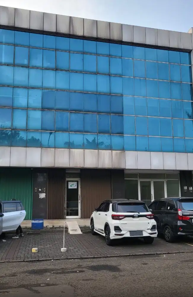 Ruko Strategis dijalan utama boulevard ruko Taman Tekno BSD
