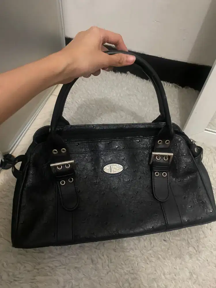 Tas kulit asli hitam