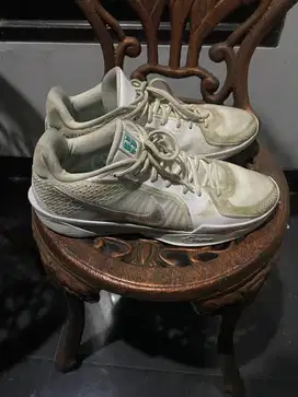 sepatu nike sabrina 2