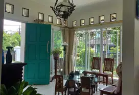 Rumah Hook Mewah 2 Lantai di Lebak Bulus, Jakarta Selatan.