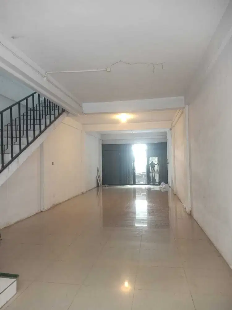 Disewa Ruko Bagus dan Strategis di Kalimalng Bekasi