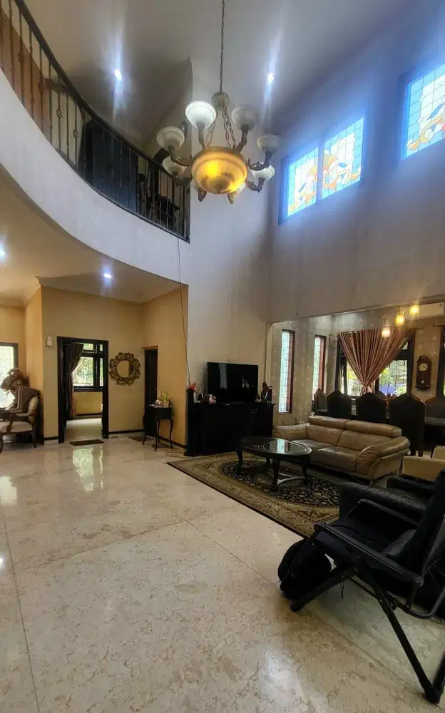 Rumah di Giri Loka BSD City depan taman turun harga