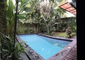 Disewakan Rumah 4BR Full Facilities Tipe 450 di Pusat Kemang