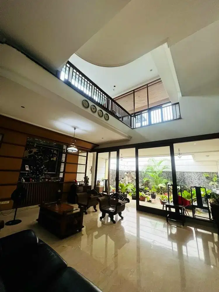 Rumah Dengan Pemandangan Sungai Eksklusif di Kawasan Premium BSD City