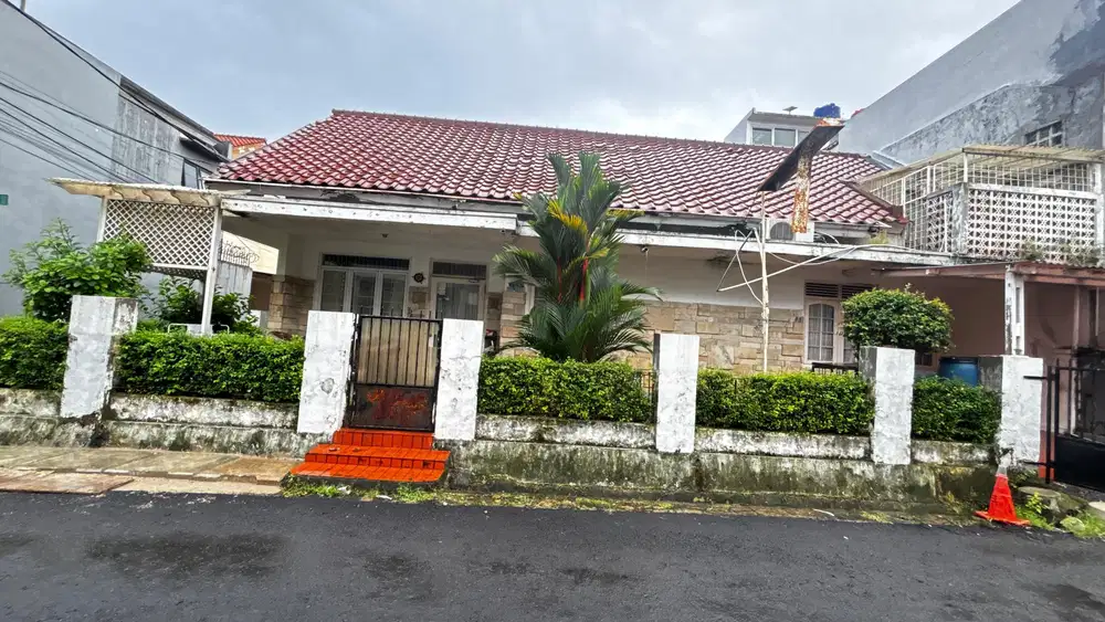 Rumah Hook Di Tebet Barat Jaksel Akses Jalan 2 Mobil Dekat Eco Park