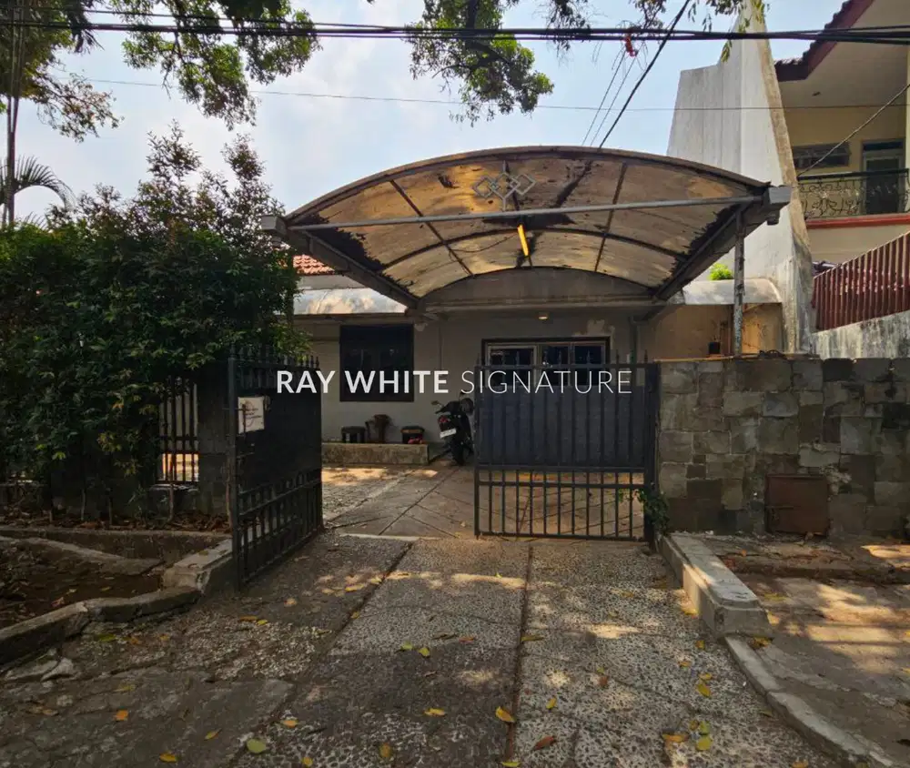 Dijual Rumah Lama Area Tenang di Jl. Lamandau Kebayoran Baru