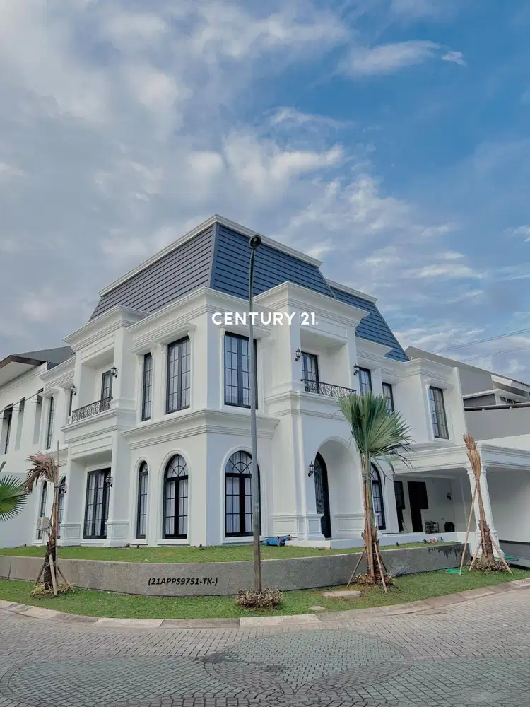 Rumah BRAND NEW Bergaya American Clasik Desain Karya Arsitek