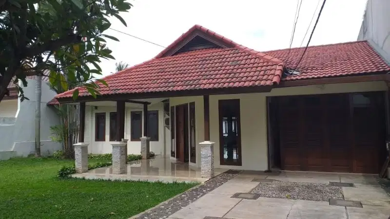 DIJUAL - HUNIAN ASRI NYAMAN DAN STRATEGIS DI AMPERA - CILANDAK