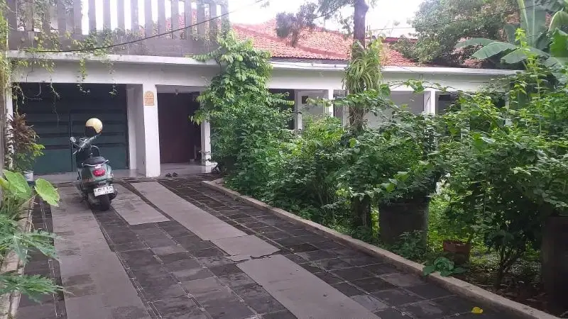 RUMAH  DIJUAL  DI JL. KEMANG I - NYAMAN, ASRI, TENANG & BEBAS BANJIR