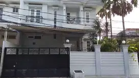 RUMAH MEWAH STRATEGIS - SIAP HUNI