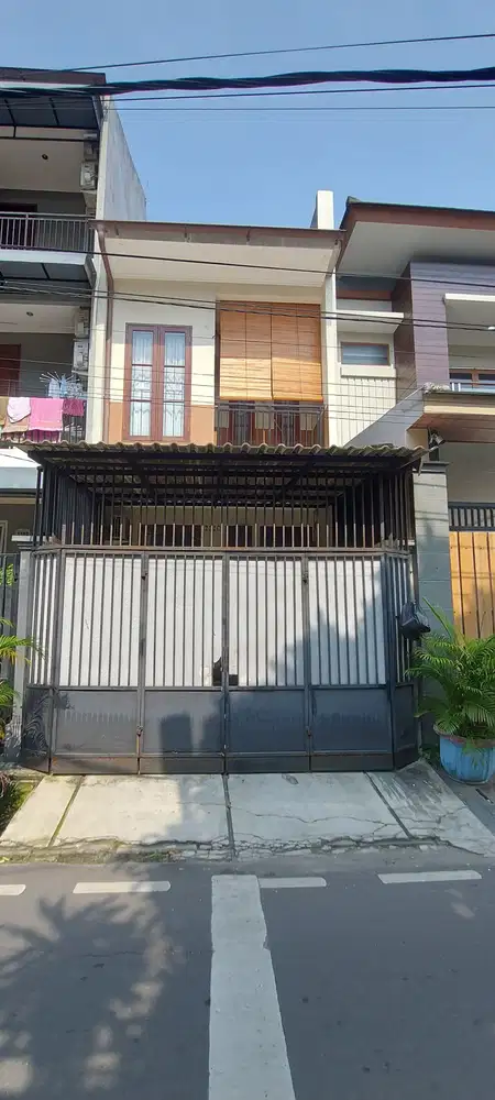 Rumah siap huni jalan besar di Kepu Barat Kemayoran