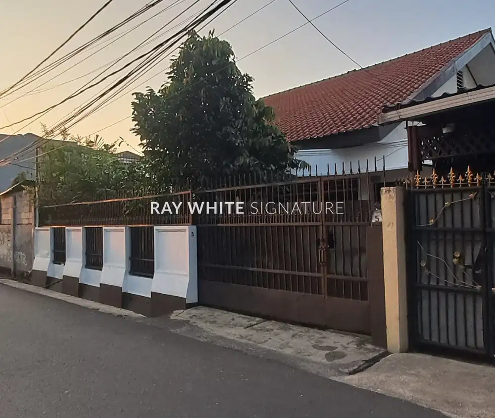 Rumah Di Jl Kelurahan, Duren Sawit Area Bagus untuk hunian dan bisnis