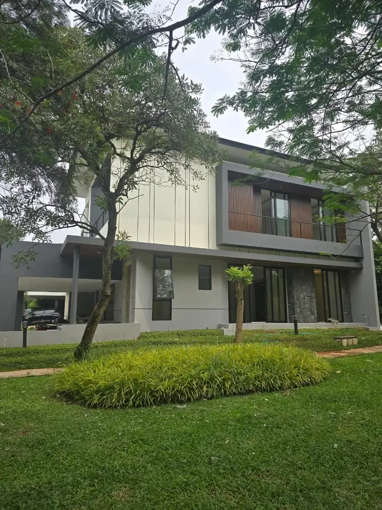 Dijual Rumah Mewah dan Strategis di Foresta BSD City