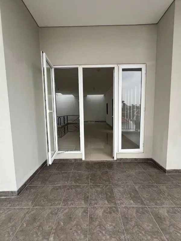 Rumah HOKI di Graha Sunter Pratama 3 Lantai Luas 135 M2