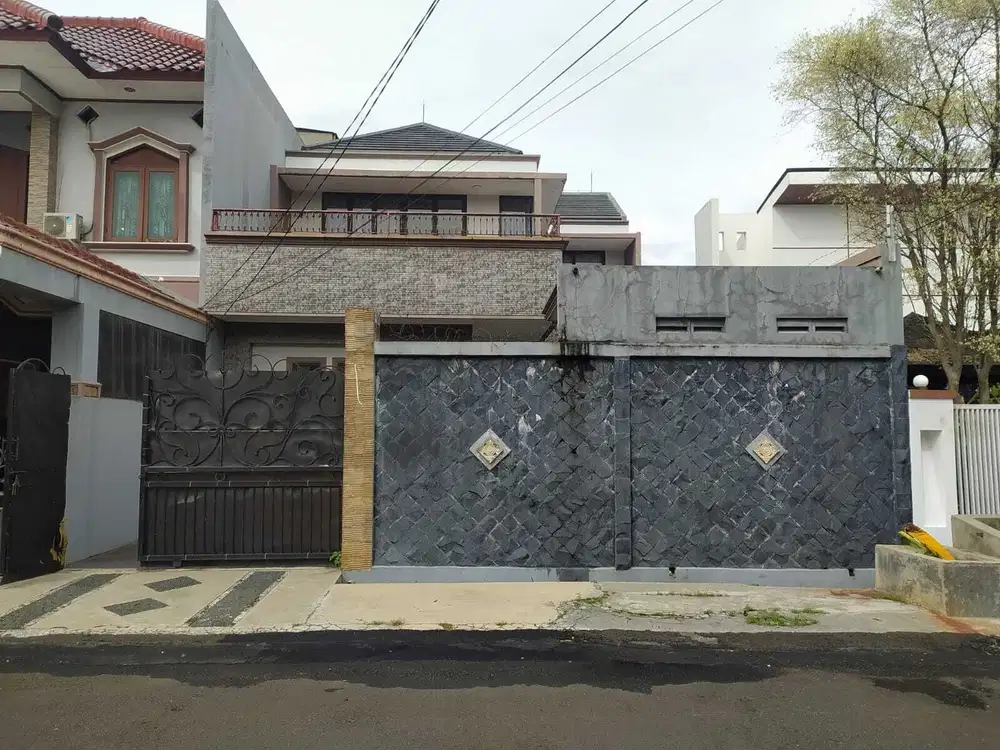 Rumah Bagus Siap Huni Bawah Harga Pasar Dekat Sport  Club  Villa Dago