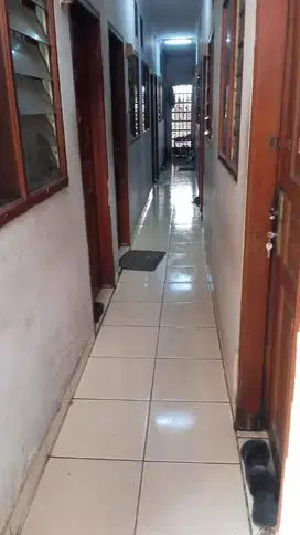 Dijual Rumah di jalan raya Kapuk,hitung tanah saja.