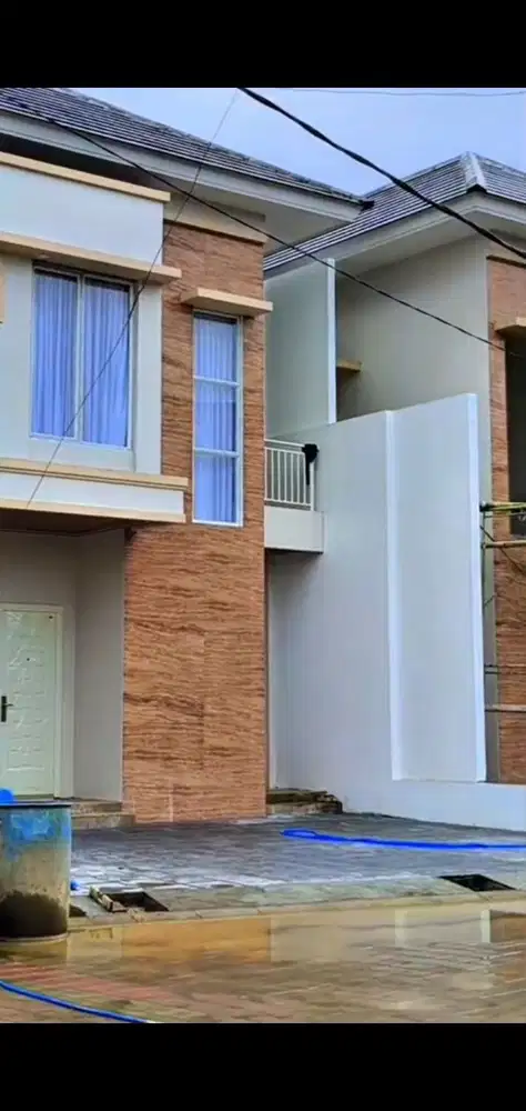 Rumah mewah 2 lantai murah dekat ke poros Alauddin kampus UNISMUH,UNM