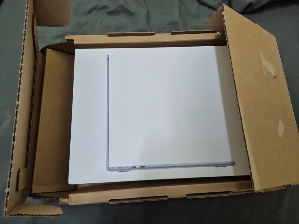 IBOX Macbook Air M4 ram 16gb ssd 256gb Apple Sky Blue resmi BNIB segel