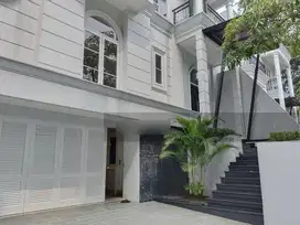 Dijual Rumah mewah Jl. Brawijaya 1, Kebayoran Baru, lokasi strategis.