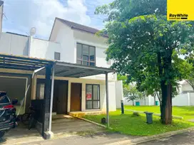Rumah Samping taman dan dekat dengan akses Tol BSD di The Icon BSD