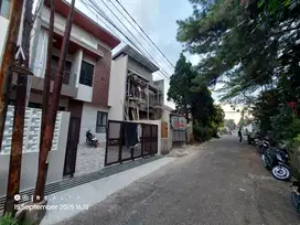 Dijual Rumah Baru Harga Murah Bangunan Modern di Komplek Cigadung Dago Bandung