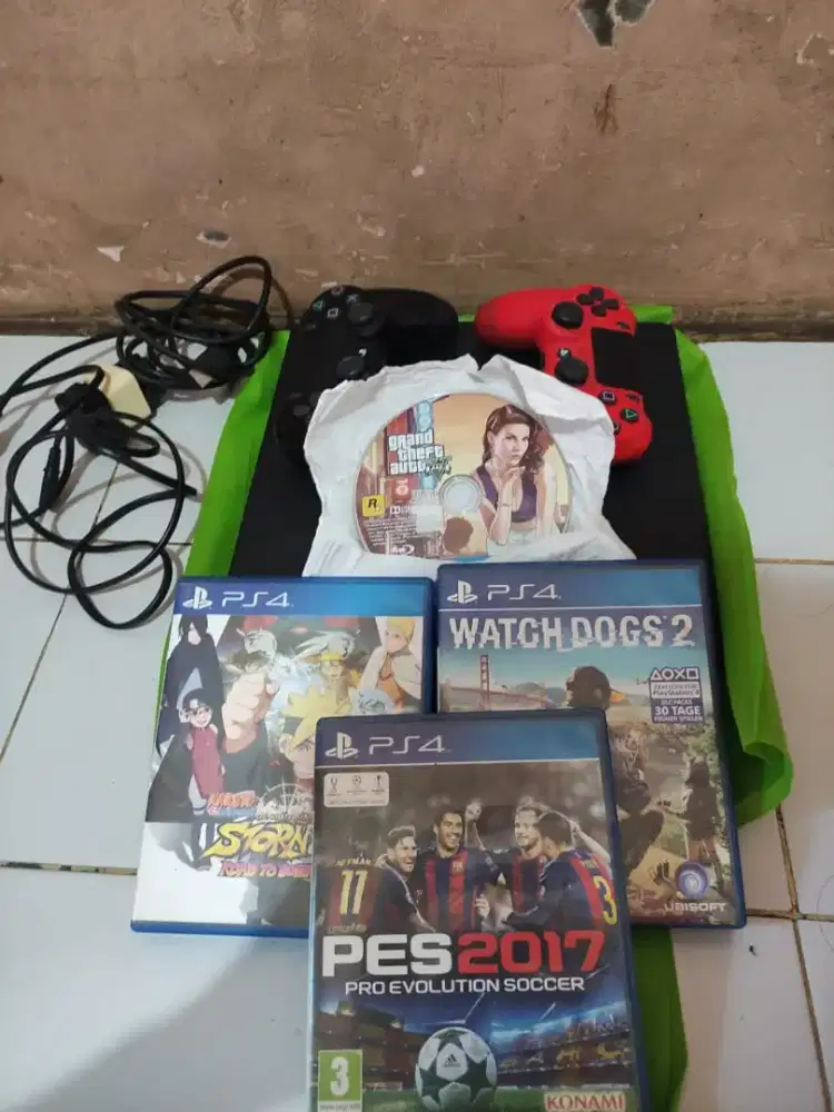 ps 4 slim + kaset