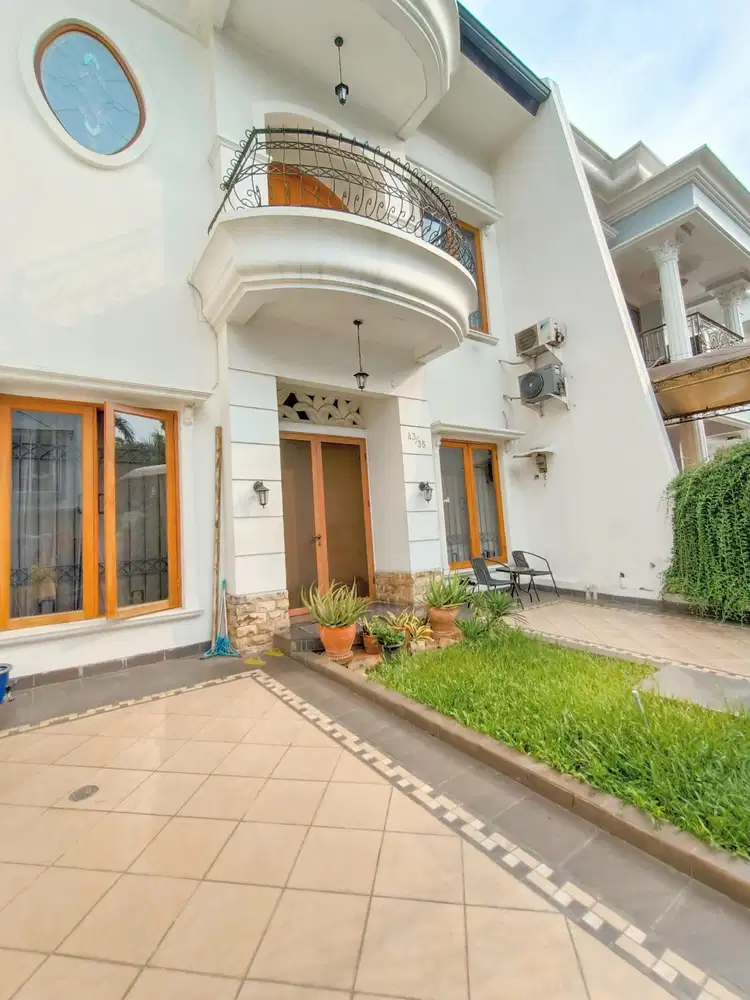 Rumah Siap Huni 3 Lantai Ada Kolam Renang Kelapa Gading