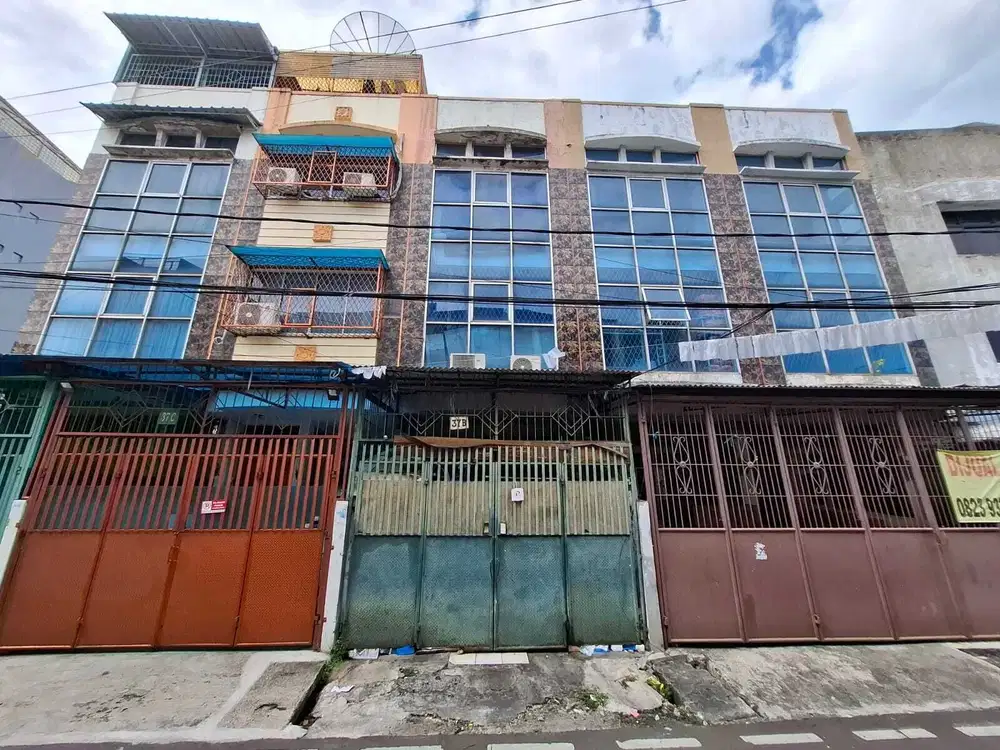 Dijual, Ruko 3 Lantai di Cideng Timur