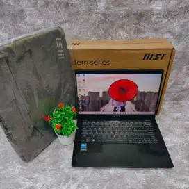 Msi modern 14 Core i3-1115G4 Ram 8 GB SSD 512GB 14inc Fullset