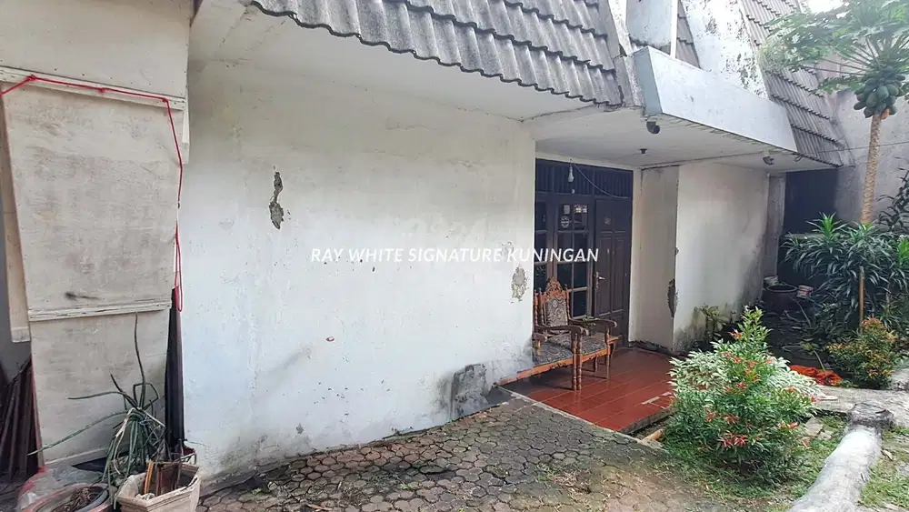Rumah Lama Bonus Rumah Kost di Jalan Arteri dekat Gandaria City