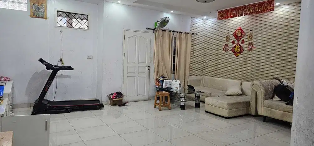 Rumah Hoek Nyaman Kavling Polri, Jelambar, Jakarta Barat