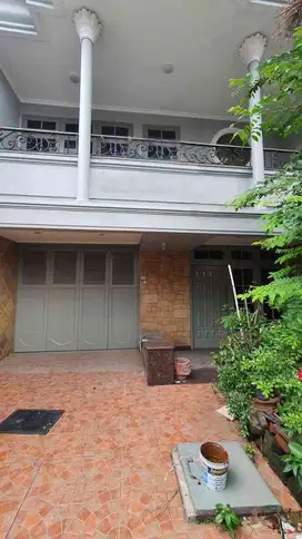Rumah Kencanasari Barat
