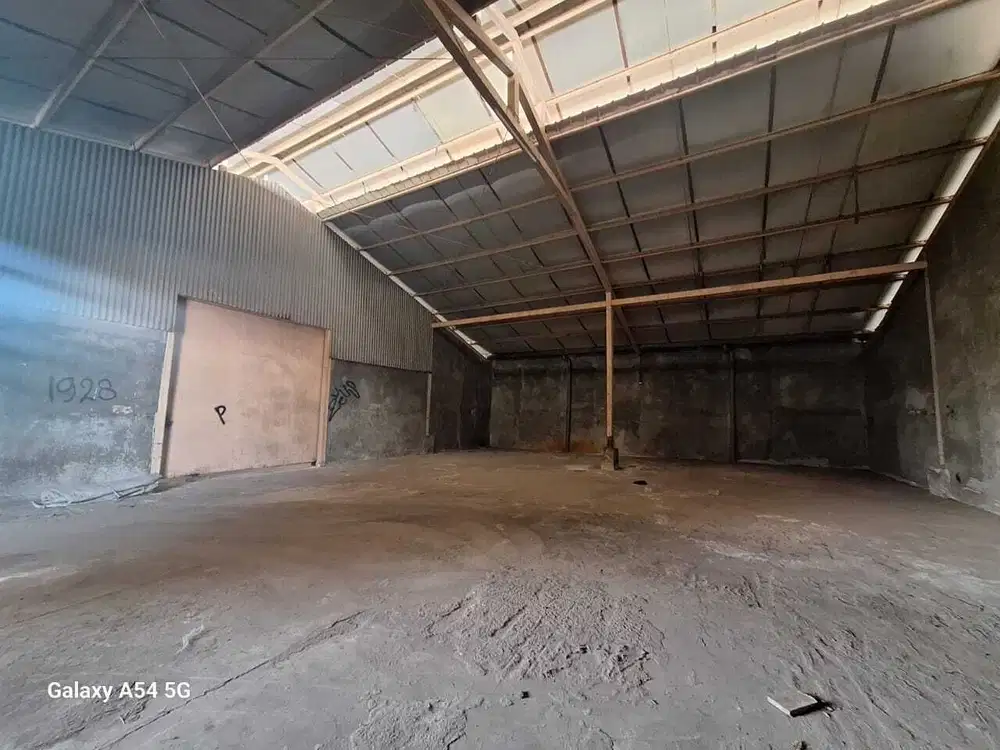 Sewa Gudang di Pegangsaan Dua - Luas Bangunan 180 m2