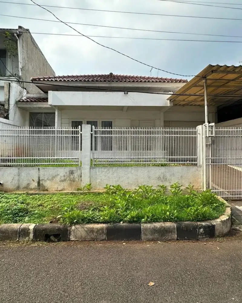 Dijual rumah lama di Jl Niaga Hijau - Pondok Indah - Jaksel