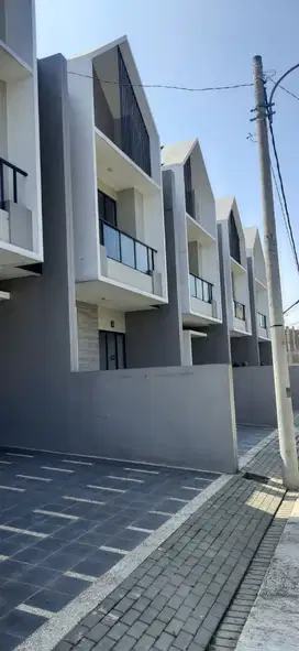 Dijual Rumah Impian Mewah Bangunan lux minimalis Lokasi Premium Batununggal