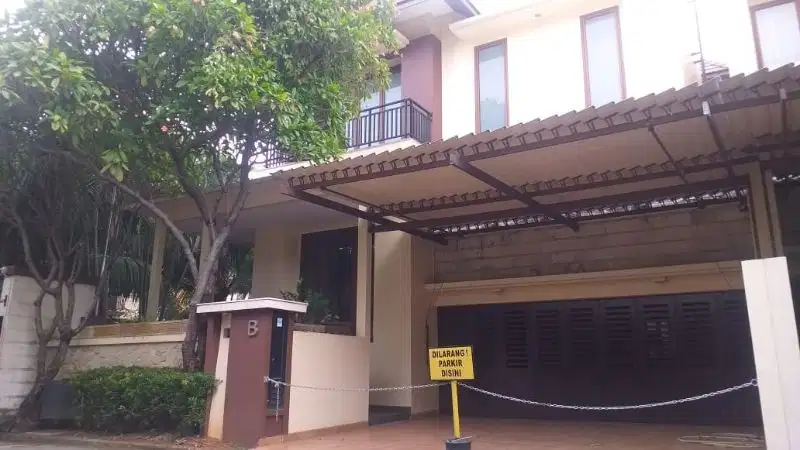 RUMAH MEWAH STRATEGIS - TOWN HOUSE, PEJATEN TIMUR PASAR MINGGU