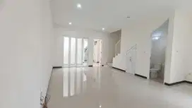 Disewakan Rumah Pinewood TKI 5 Taman Kopo Indah Bandung
