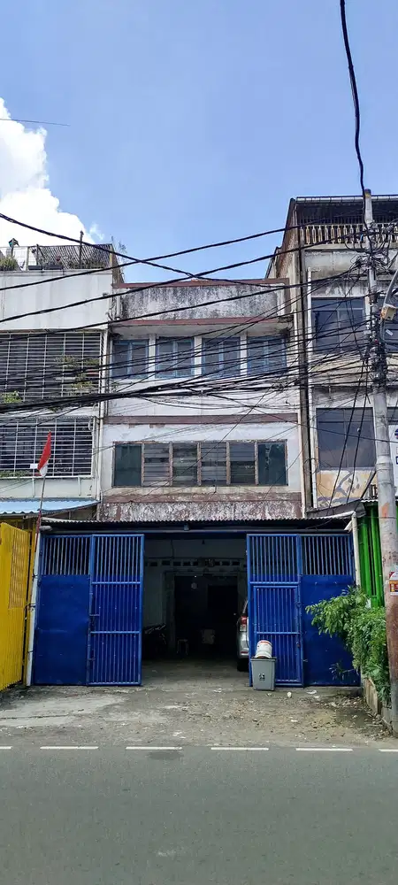 Ruko ngantong 3 lantai siap pakai di Taman Sari Raya, Maphar