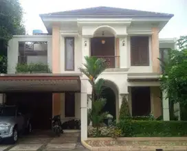 Rumah mewah di Townhouse, Grand Bintaro Residence