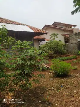 Dijual Tanah bonus 2 rumah dekat UPN cocok untuk tempat kos dan rumah