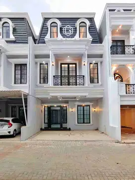 Rumah Baru Mewah Dalam Cluster Akses Jalan Besar Pinggir Jalan Raya Di Jagakarsa