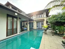 Jual Rumah Mewah 3 Lantai Tropis Modern +POOL di Gegerkalong Bandung