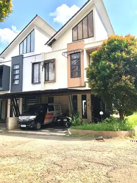 Dijual Rumah Hook Bagus Asri Nyaman Fully Furnished di Cluster Bintaro Terrace, Jombang